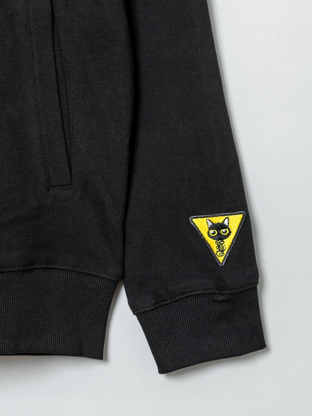 【LiN】“アートなLamy&Earl”刺繍入りZIPパーカー