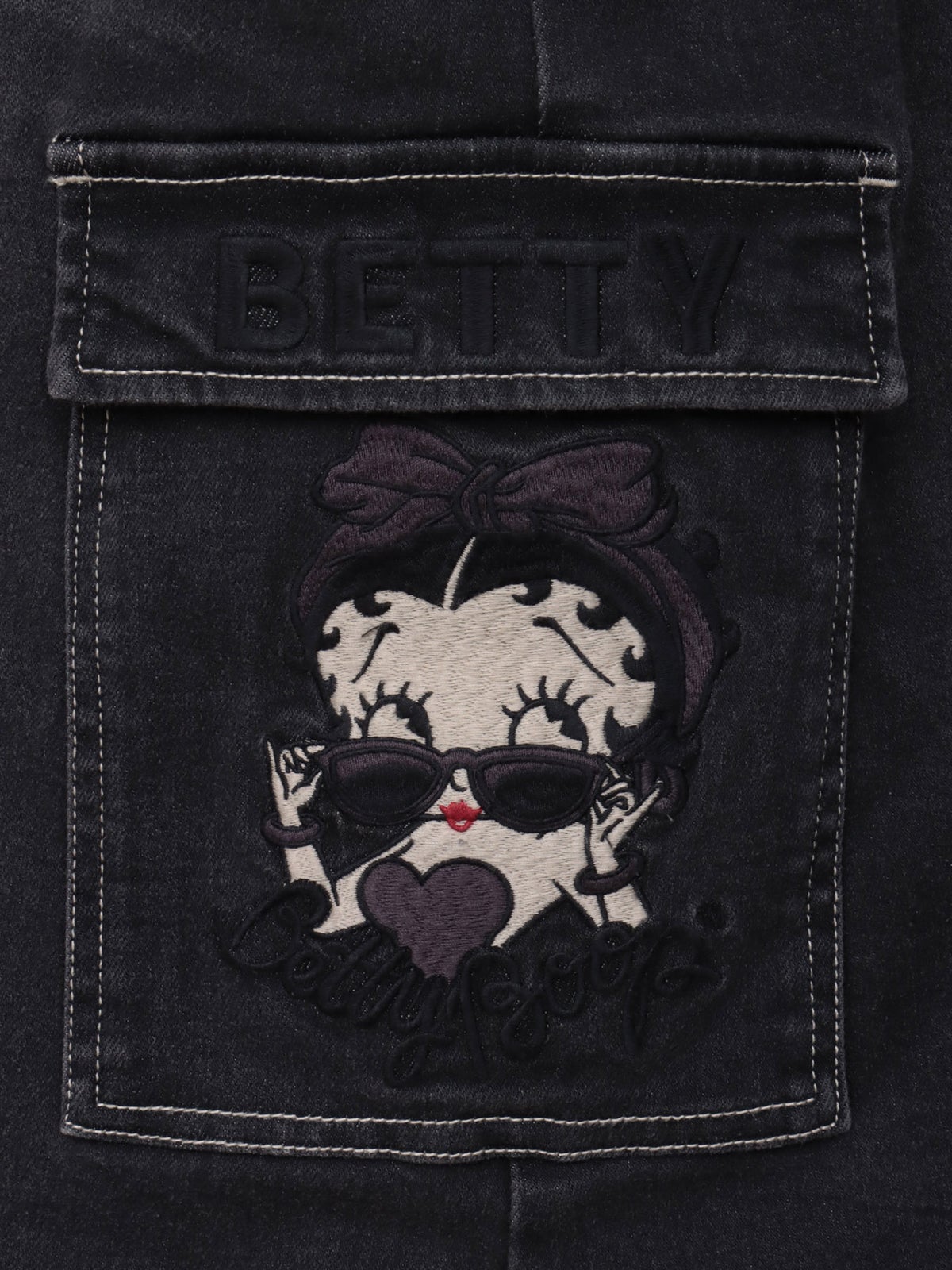 【BETTY BOOP】“ベティ＆パジー”総刺繍デニムスカート