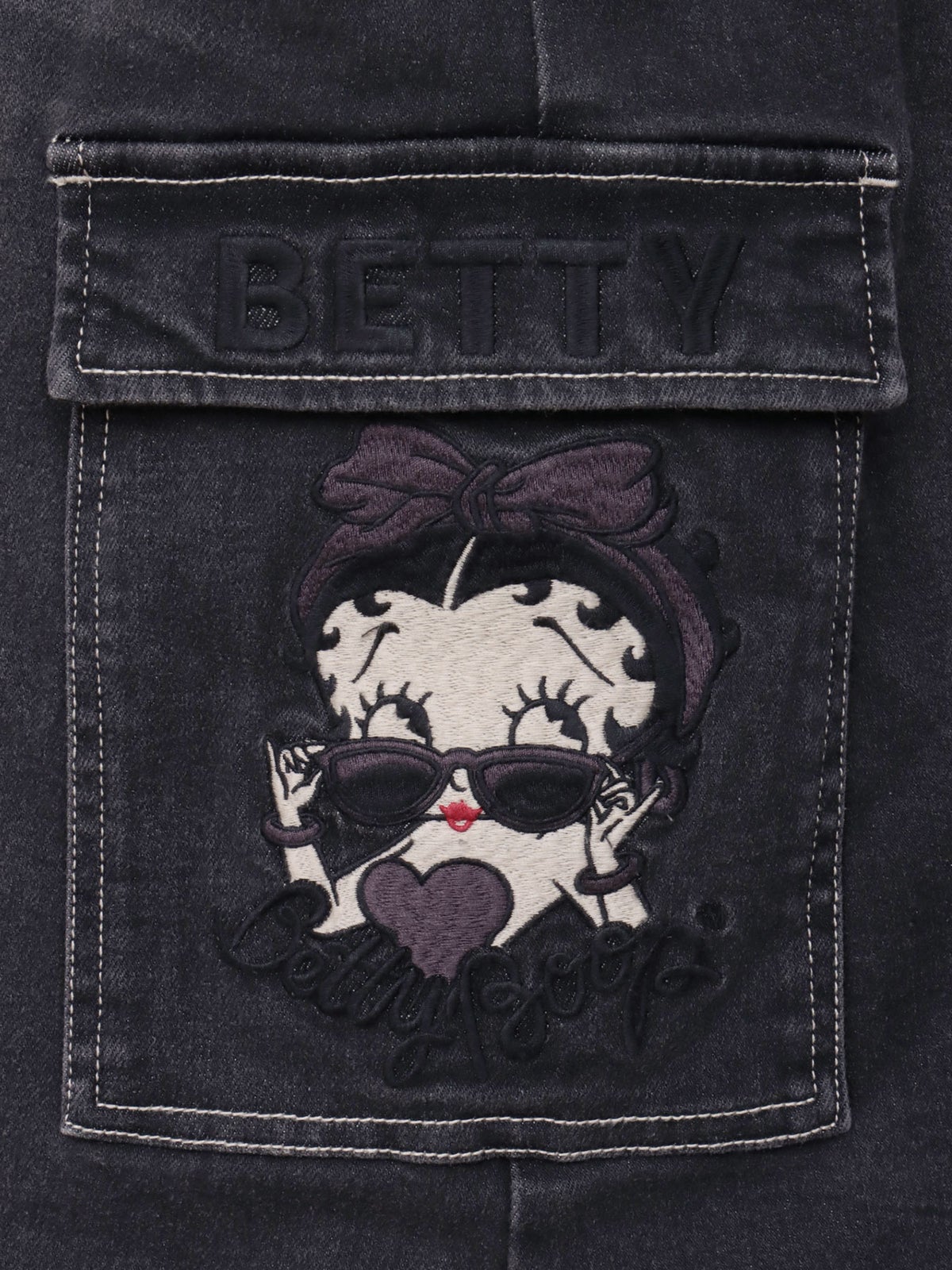 【BETTY BOOP】“ベティ＆パジー”総刺繍デニムスカート