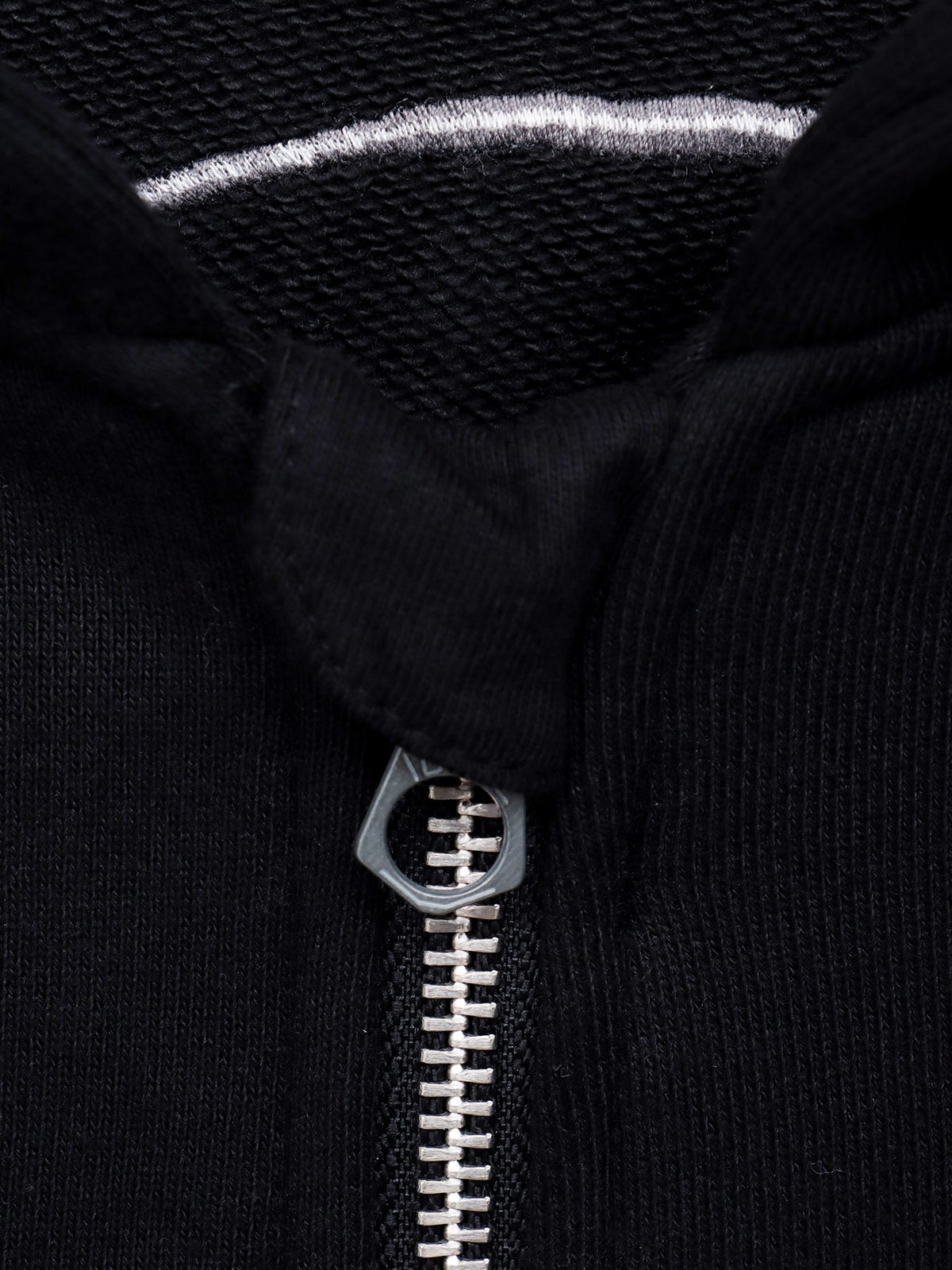 【VANSON】スカル 刺繍入りフルZIPパーカー〔別注〕