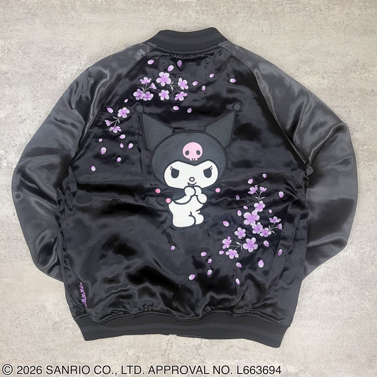 【絡繰魂・粋×KUROMI】“KUROMI SAKURA”刺繍入りリバーシブルスカジャン