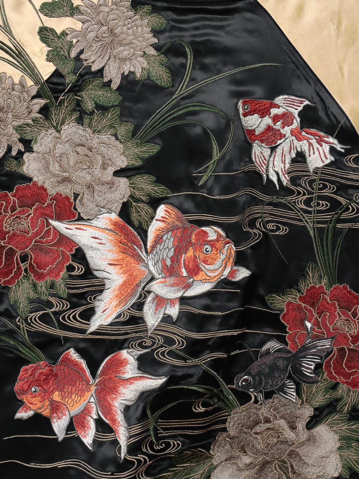 【絡繰魂・粋】“金魚×牡丹”総刺繍リバーシブルスカジャン