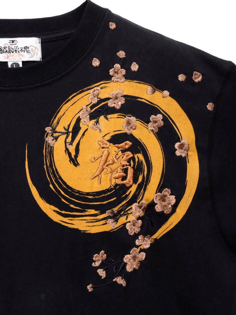 【絡繰魂】“幸運達磨”刺繍入り半袖Tシャツ
