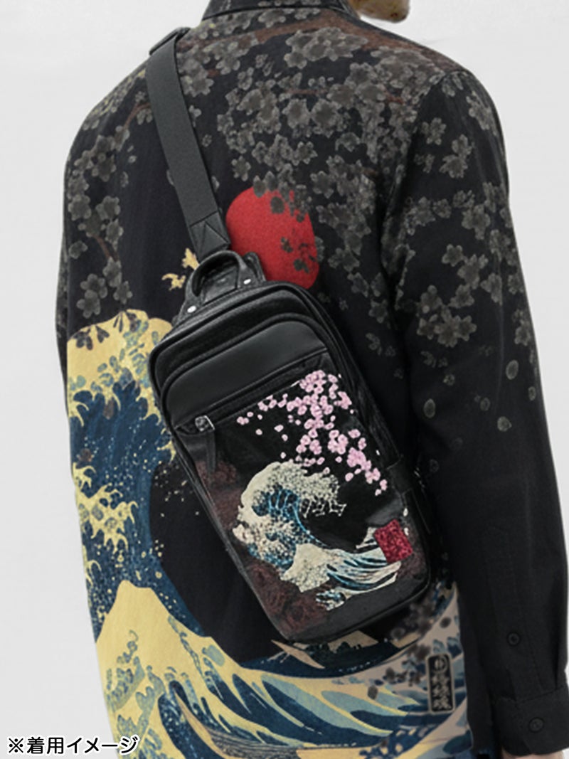【絡繰魂】“九尾/神奈川沖浪裏”刺繍入りボディバッグ