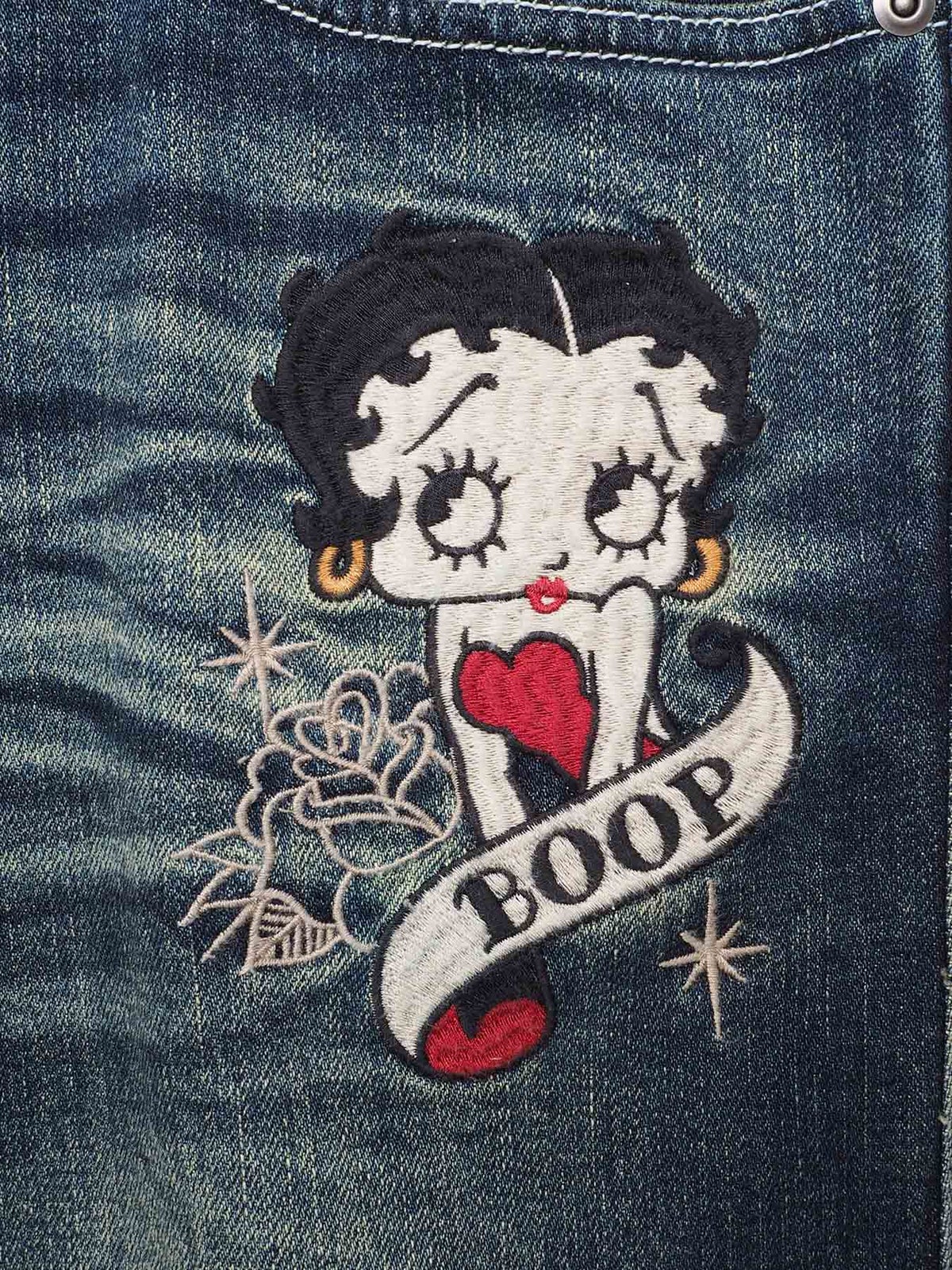 【BETTY BOOP】スタッズ付き刺繍入りデニムパンツ